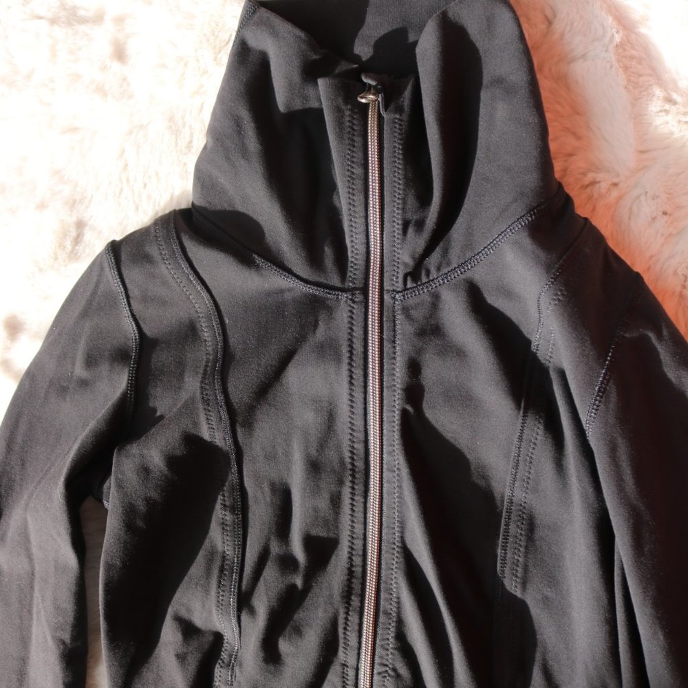 Lululemon full zip thick and stretchy sweater/jacket sz 2 - Picture 5 of 6